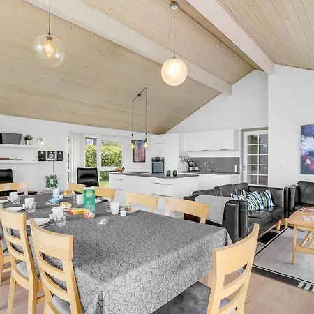 Cozy In With Kitchen Holiday home